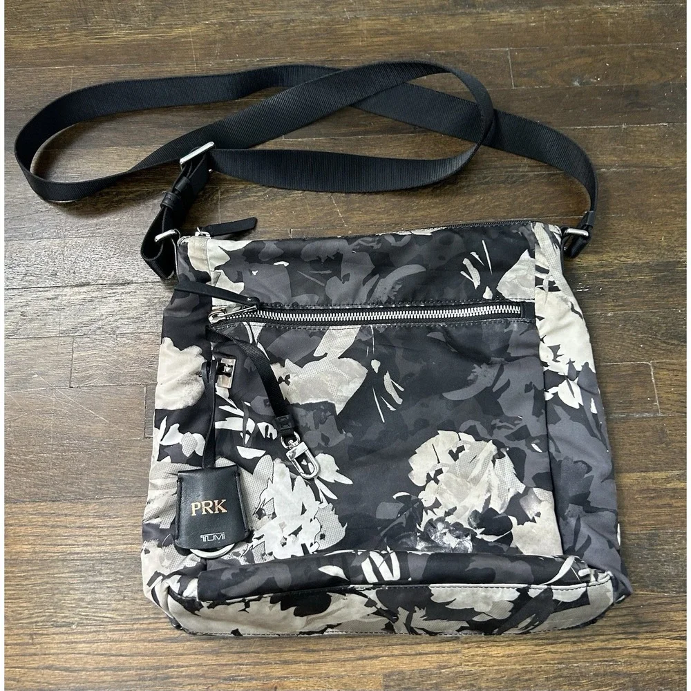 Womens Tumi Voyageur Canton crossbody African Floral Magnetic And Zip Closure